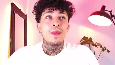 Snapshot of stevennavarro chatting on April 2026 05:36:01 PM Daniel Steven Navarro online show from April 2026 05:36:01 PM