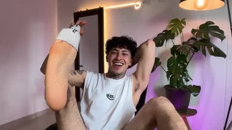 Snapshot of stevennavarro chatting on April 2026 04:01:01 PM Daniel Steven Navarro online show from April 2026 04:01:01 PM