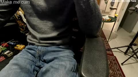 Snapshot of stevie_grey chatting on May 2026 06:46:01 PM stevie_grey online show from May 2026 06:46:01 PM