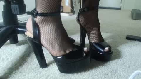 StilettoDoll online show from October 2025 10:37:01 AM