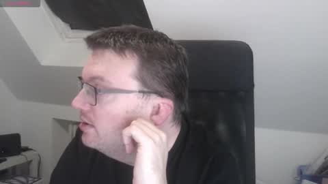 Oliver online show from November 2025 06:08:01 PM