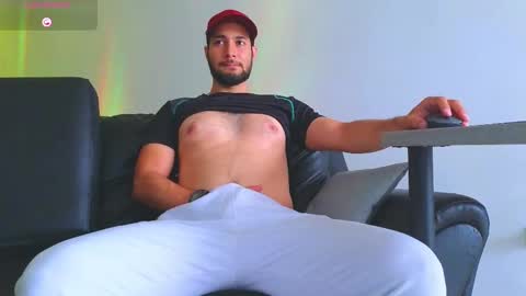 Snapshot of stiven_montiel chatting on September 2025 11:33:02 AM Stiven Montiel online show from September 2025 11:33:02 AM