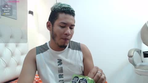Snapshot of stivxtaczu chatting on December 2024 08:52:01 AM STIV AND TACZU online show from December 2024 08:52:01 AM