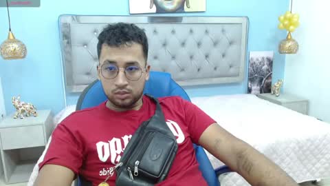 Snapshot of stivxtaczu chatting on December 2024 12:58:01 PM STIV AND TACZU online show from December 2024 12:58:01 PM