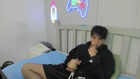 Stiwen online show from December 2025 01:32:02 AM