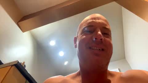 Stoodley22 online show from November 2025 05:41:01 AM