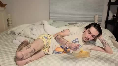 str8whiteboy21 online show from March 2026 05:01:02 AM