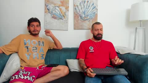 straight__friends online show from April 2026 01:41:01 PM