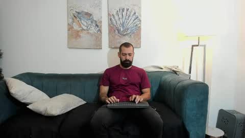 straight__friends online show from April 2026 02:07:01 PM