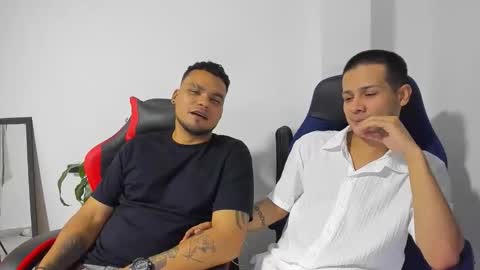 Snapshot of straight_boys_hornys chatting on February 2026 07:23:02 AM straight_boys_hornys online show from February 2026 07:23:02 AM