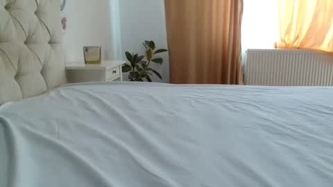 Vivian online show from February 2025 08:49:02 AM