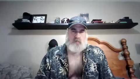 Straightbear4you online show from October 2025 09:48:02 PM