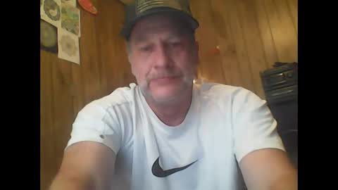 straightmaletouse online show from April 2026 04:43:02 PM