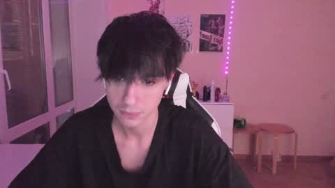 Snapshot of stralght_twinks chatting on December 2024 12:10:02 AM Ray online show from December 2024 12:10:02 AM