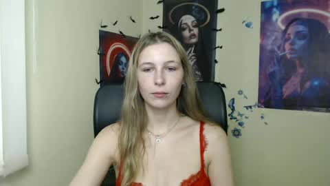 Snapshot of stranger_giirl chatting on June 2026 07:13:01 AM Amalia online show from June 2026 07:13:01 AM