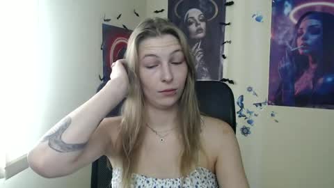 Snapshot of stranger_giirl chatting on June 2026 05:46:02 AM Amalia online show from June 2026 05:46:02 AM