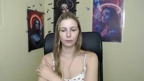 Snapshot of stranger_giirl chatting on July 2026 10:21:02 AM Amalia online show from July 2026 10:21:02 AM
