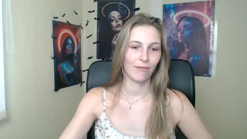 Snapshot of stranger_giirl chatting on July 2026 12:23:01 PM Amalia online show from July 2026 12:23:01 PM