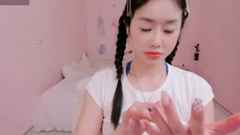 strawberry_loveee online show from September 2025 04:58:01 AM