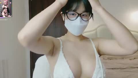 Snapshot of strawberry_loveee chatting on July 2026 01:55:01 AM strawberry_loveee online show from July 2026 01:55:01 AM