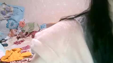 Snapshot of strawberry_storm chatting on April 2026 08:09:02 PM Strawberry Storm online show from April 2026 08:09:02 PM