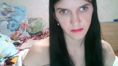 Snapshot of strawberry_storm chatting on April 2026 04:43:02 PM Strawberry Storm online show from April 2026 04:43:02 PM