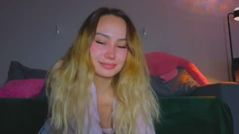 Snapshot of strawberrypie99 chatting on April 2026 03:02:01 AM Tati and Lola online show from April 2026 03:02:01 AM
