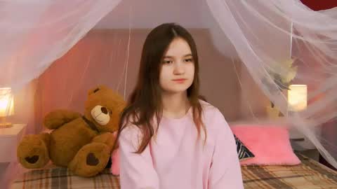 Snapshot of strawbunnybite chatting on June 2026 03:06:02 PM Bunny online show from June 2026 03:06:02 PM
