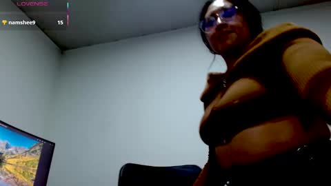 strawlux online show from June 2026 02:33:02 PM