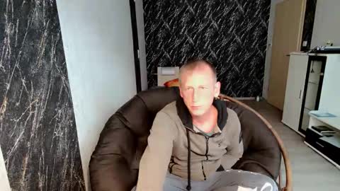 stringslave02 online show from September 2025 05:01:02 PM