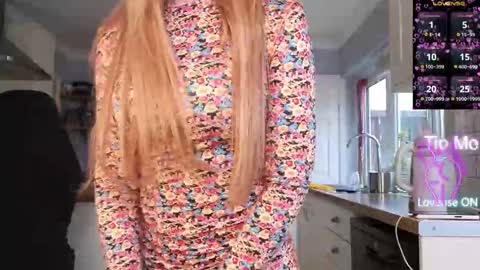 Amorina online show from February 2026 01:12:02 PM