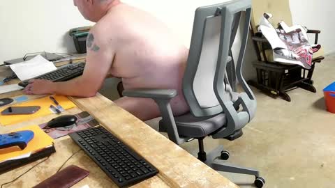 Snapshot of strokingdragon48 chatting on April 2026 03:39:02 PM strokingdragon48 online show from April 2026 03:39:02 PM