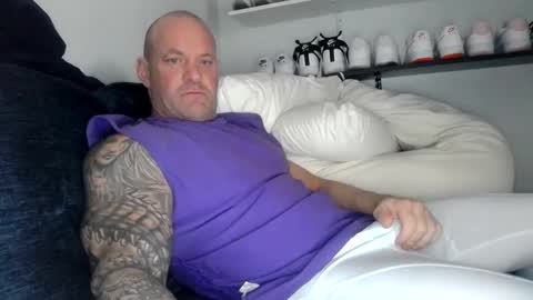 Snapshot of strongandhard073 chatting on January 2025 06:35:01 PM StrongAndHard online show from January 2025 06:35:01 PM