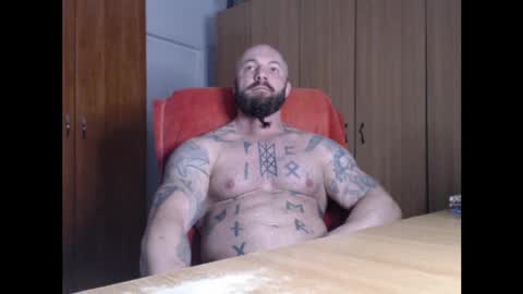 Snapshot of strongivan chatting on April 2026 05:52:02 PM StrongIvan online show from April 2026 05:52:02 PM