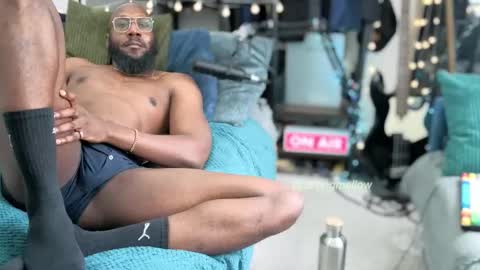 strongmellow online show from October 2025 03:22:02 PM