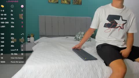 Snapshot of stroong_couple_ chatting on January 2025 02:47:02 AM Strong Couple online show from January 2025 02:47:02 AM