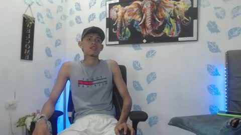 stuart_17 online show from October 2025 02:25:01 PM