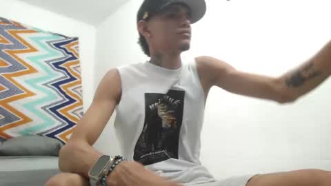 stuart_17 online show from October 2025 06:12:02 AM