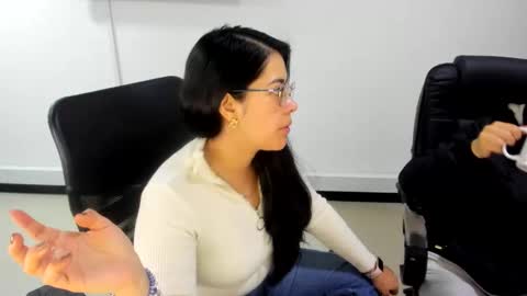 studcb_ online show from December 2025 01:07:01 PM