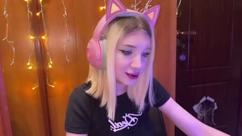 stuffy_ri online show from December 2024 10:13:01 PM