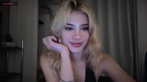 Sofa online show from April 2026 08:57:01 PM