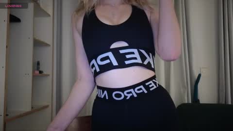 Sofa online show from April 2026 09:31:01 PM