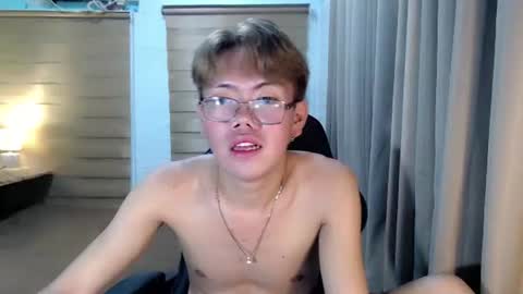 Su-jin online show from April 2026 12:11:02 PM