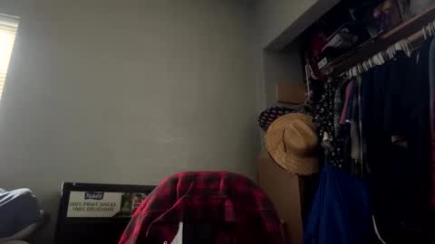 suavecito67 online show from November 2025 03:58:02 PM