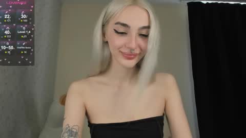 Chloe online show from September 2025 01:00:01 PM