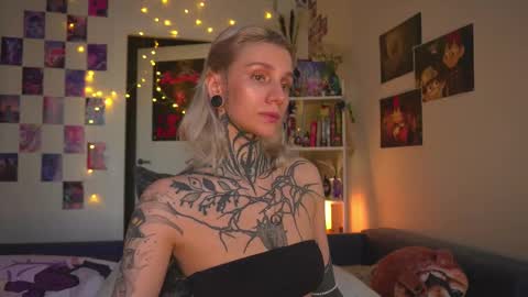 succubus_66 online show from February 2025 01:10:01 PM