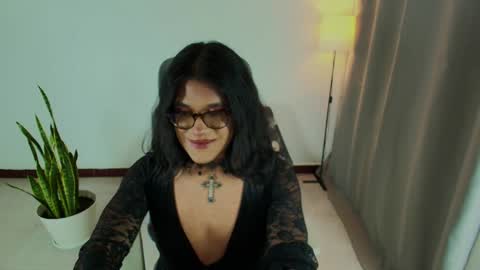Snapshot of succubus_vitta chatting on May 2026 12:18:01 AM Vitta online show from May 2026 12:18:01 AM