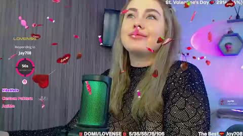 suchcute_ online show from February 2026 03:47:02 AM