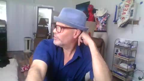 Snapshot of suckitu812 chatting on February 2025 08:06:02 AM SUCKITU812 online show from February 2025 08:06:02 AM