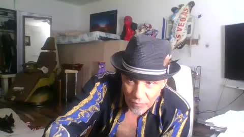 Snapshot of suckitu812 chatting on February 2025 11:13:01 AM SUCKITU812 online show from February 2025 11:13:01 AM